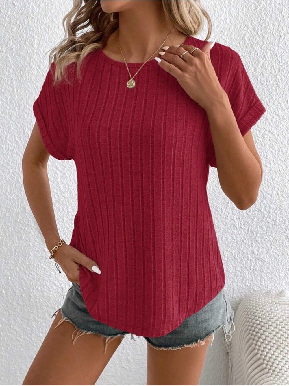 Ribbed Short Sleeve Women's Top in Burgundy